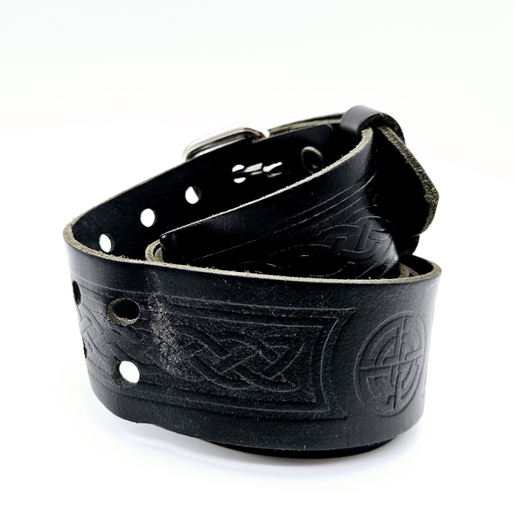 Tooled leather double pronged buckle belt - Picture 2 of 6